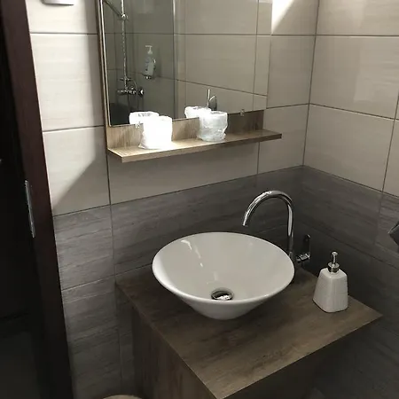 فندق Kovacs Superior 3*